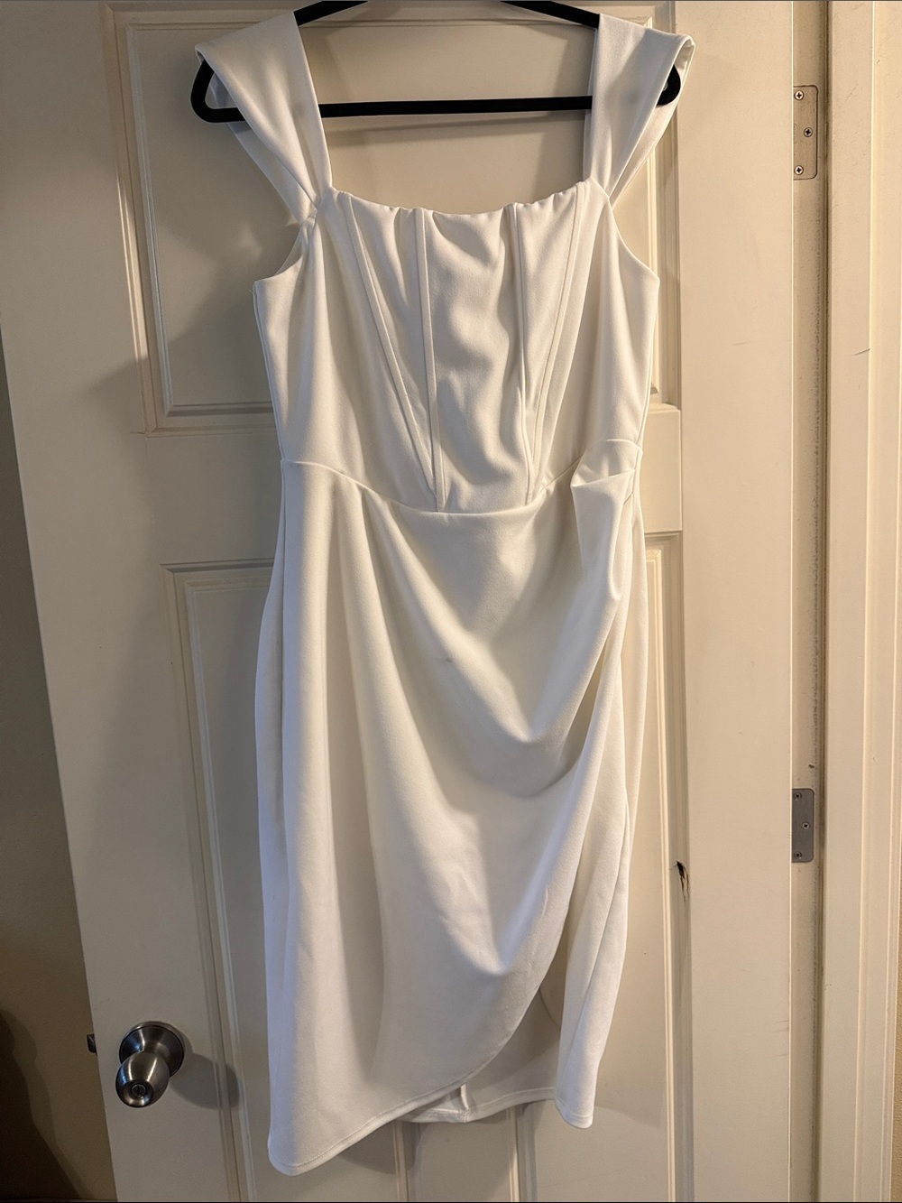 White Lulu’s dress